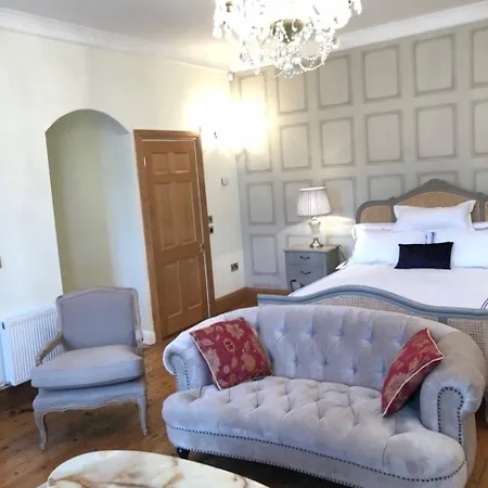 The Old Dispensary 3* Кинсэйл