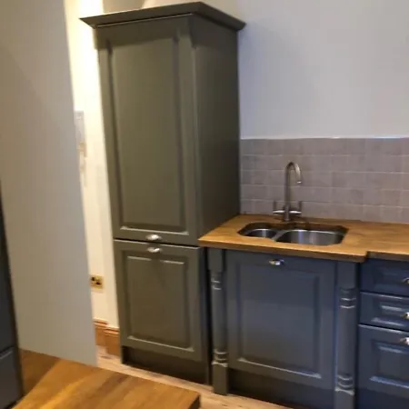 The Old Dispensary 3*