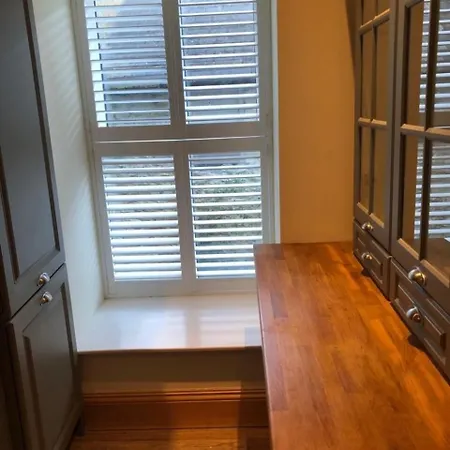 Гостевой дом The Old Dispensary Кинсэйл