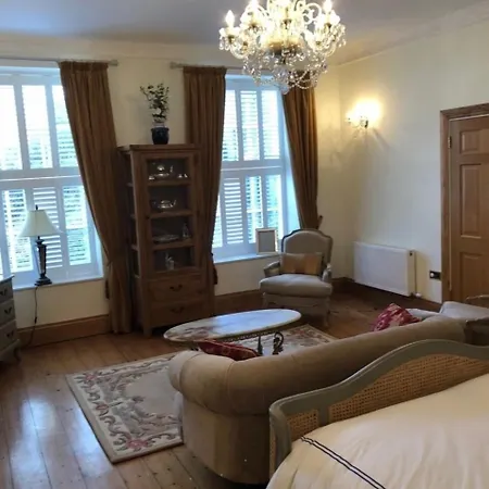 The Old Dispensary Кинсэйл