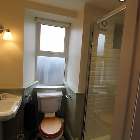 The Old Dispensary 3*