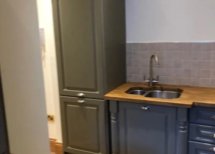 The Old Dispensary 3*