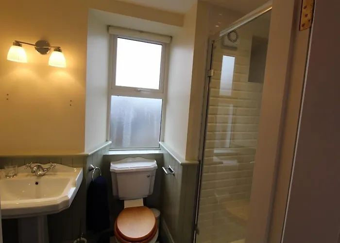 The Old Dispensary 3*