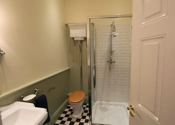 The Old Dispensary 킨세일